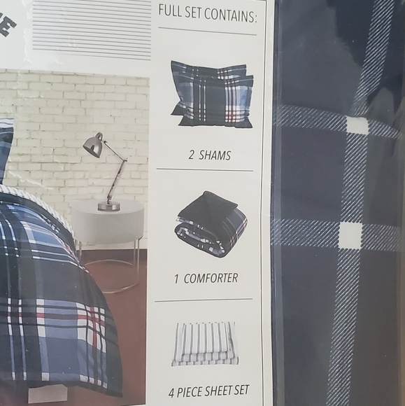 Full plaid bedding set new in bag - Picture 2 of 3